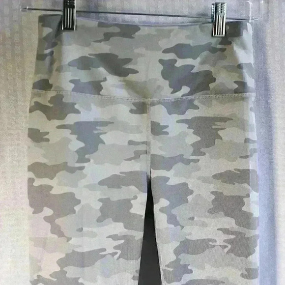 Kyodan Gray Camo Print Leggings Women's Size S Small Petite - Picture 2 of 9